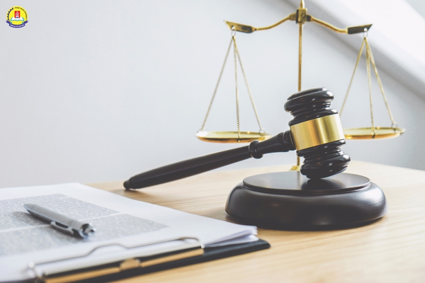 truong-dai-cong-doan-tuyen-sinh-nganh-luat-he-tu-xa-1