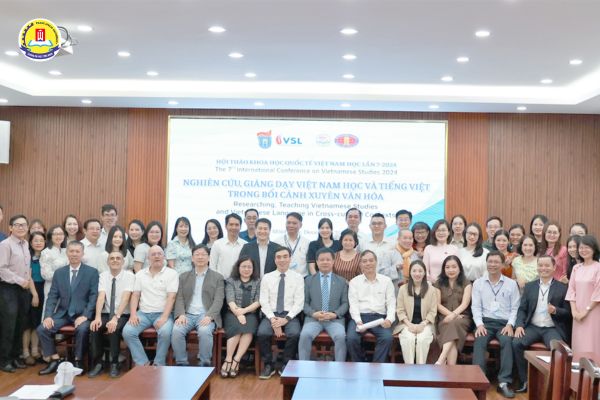 nganh-viet-nam-hoc (5)